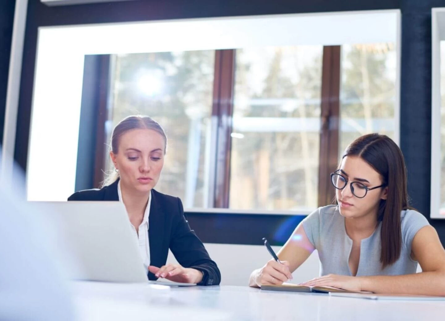 A través de sesiones de coaching ejecutivo, contribuimos a fortalecer tu liderazgo, mejorar tu toma de decisiones y crear estrategias que impulsen a tu equipo y a tu organización hacia el éxito.