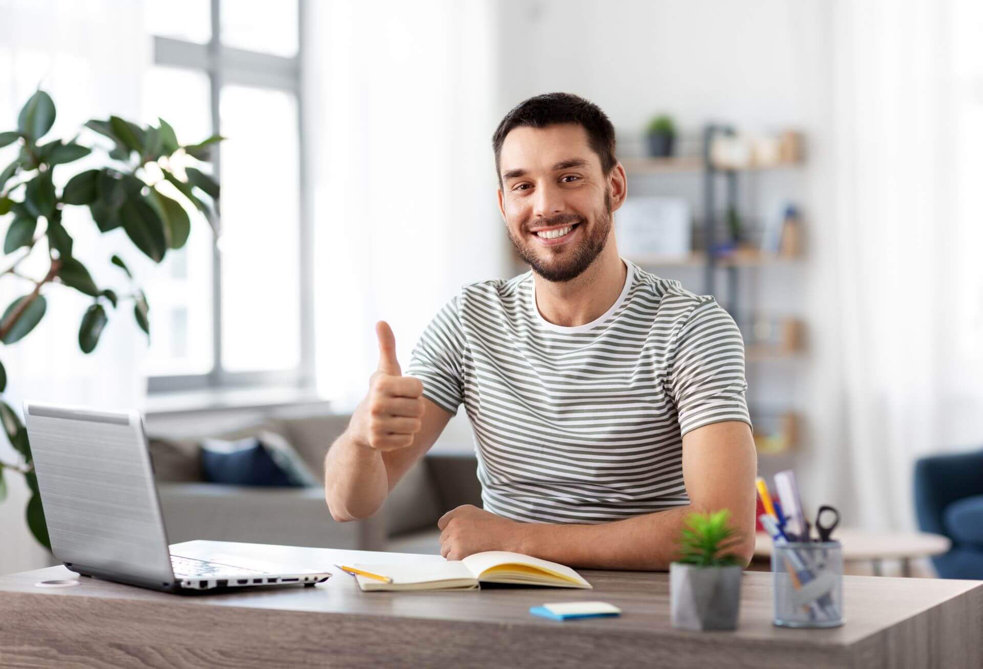 disfrute-en-el-trabajo-personal-satisfecho